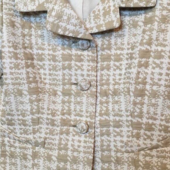 Isabella DeMarco Jacket in White and Tan Houndstooth Button Front - Size Large - Picture 4 of 6